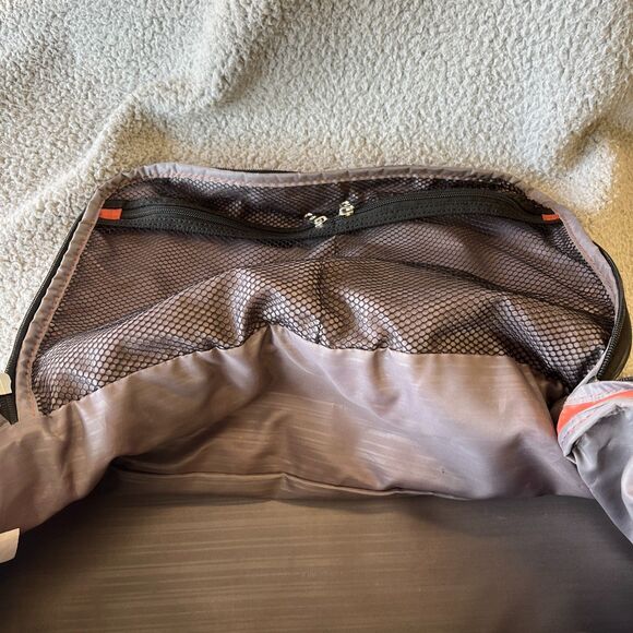 Samsonite Carry On Overnight Shoulder Bag Travel Duffle Weekender Luggage - Picture 8 of 15